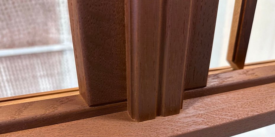 Coating windows and doors with spray robots