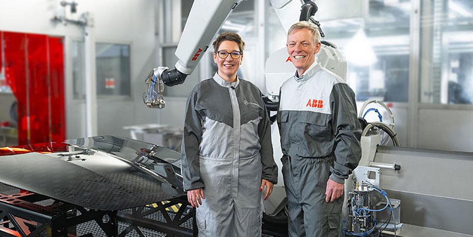 Vehicle painting ABB Pixel Paint Mercedes Benz personalized robot-controlled overspray-free