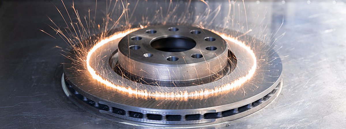 Sandblasting with light Fraunhofer IWS