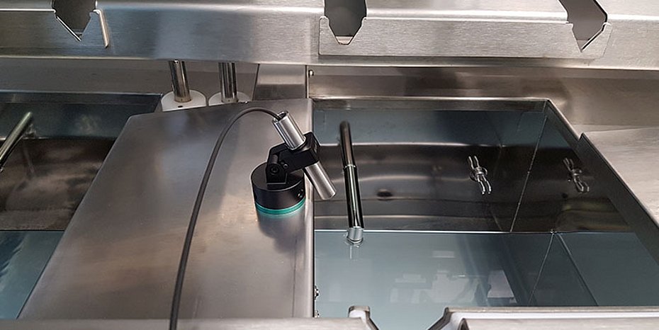 Inline monitoring of ultrasonic component cleaning
