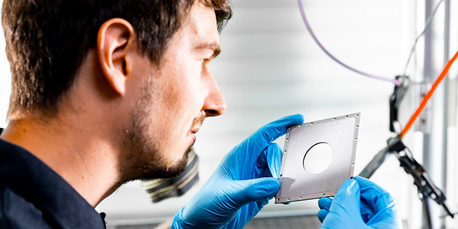 Sandblasting with light laser