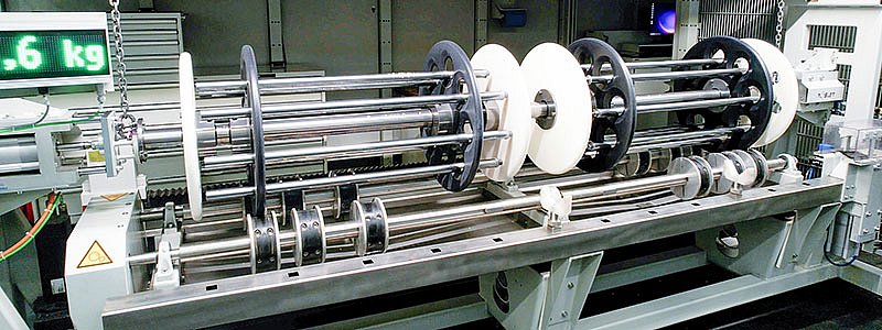 Fully automated vibratory finishing system Plasticizing screws