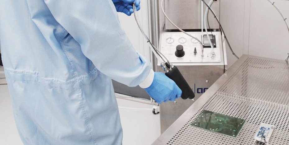 Snow jet cleaning electronics Semiconductors