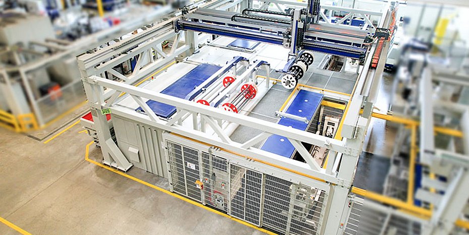 Fully automated mass finishing system Plasticizing screws