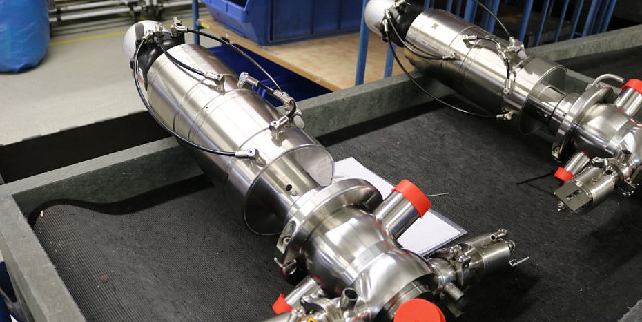 Valves Process components Cleaning