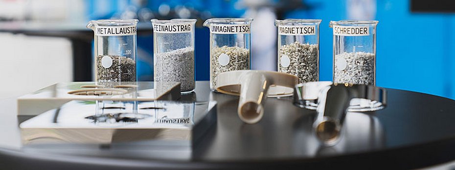 Recycling process for galvanized plastics