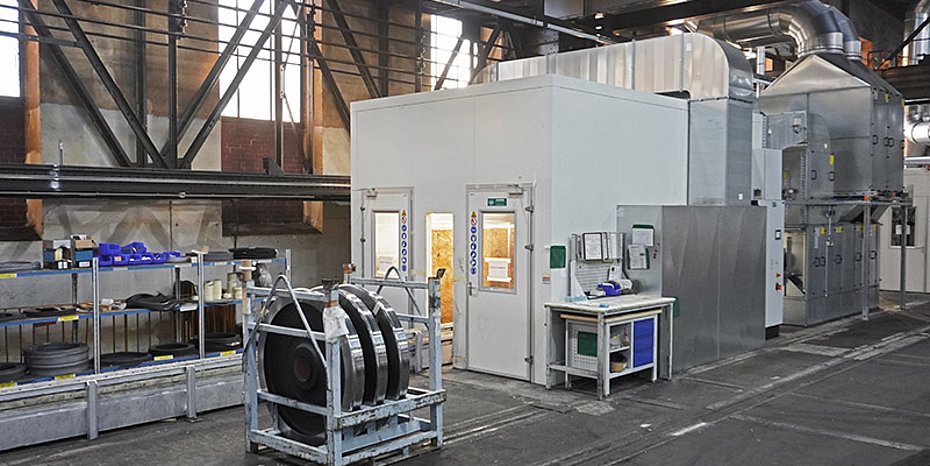 Resource-saving painting technology for rail vehicle wheels