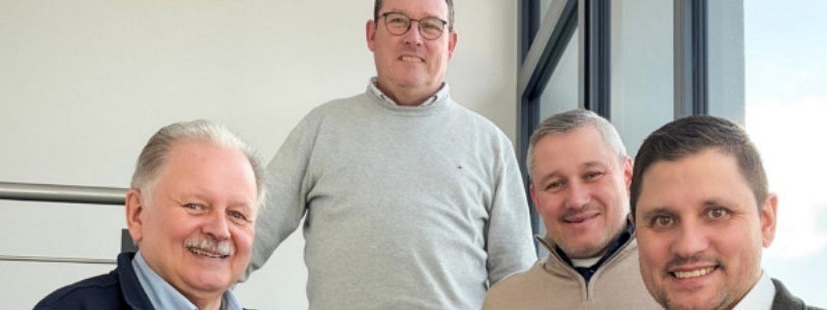 L&R Refrigeration Top 100 Award
