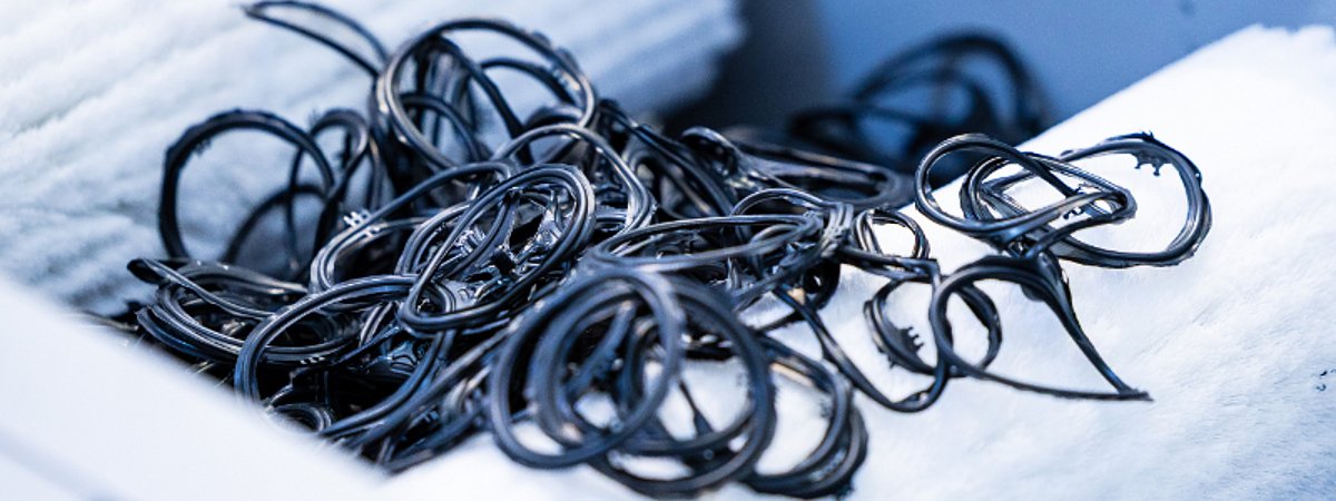 CSI Macro-Finishing Deburring Injection molded parts Elastomers