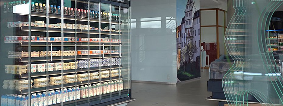 Masking-free painting of glass surfaces Refrigerated cabinets Paint applicator EcoPaintJet Dürr