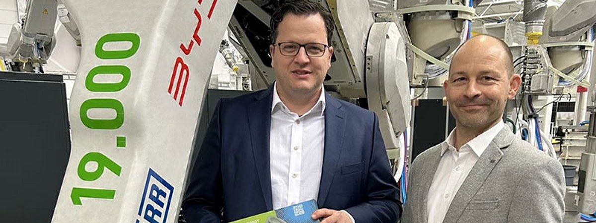 19,000th Dürr painting robot BYD plant