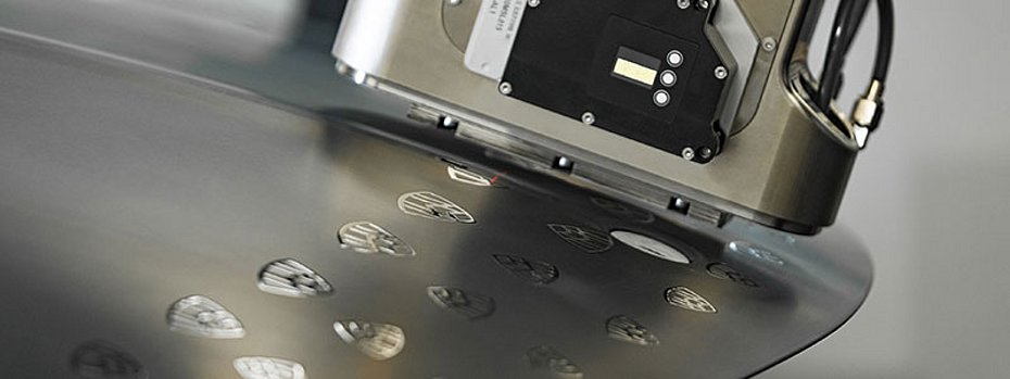 Vehicle painting ABB Pixel Paint Mercedes Benz personalized robot-controlled overspray-free 