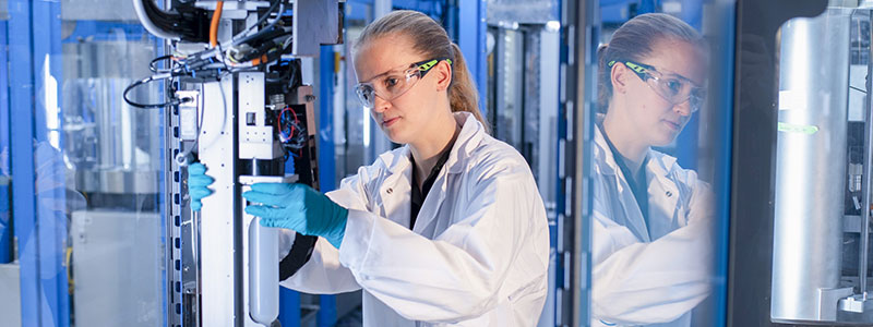 Covestro automated laboratory for the development of coatings and adhesives