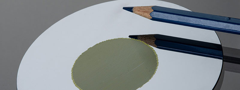 Focus on the structuring of optical and functional surfaces